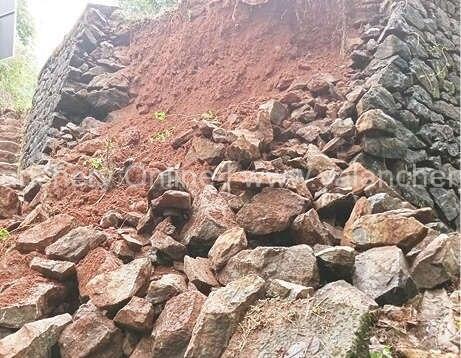 vendallur-stone-wall-collapse