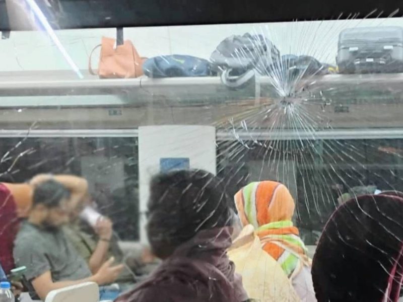 vande-barath-train-glass-crack